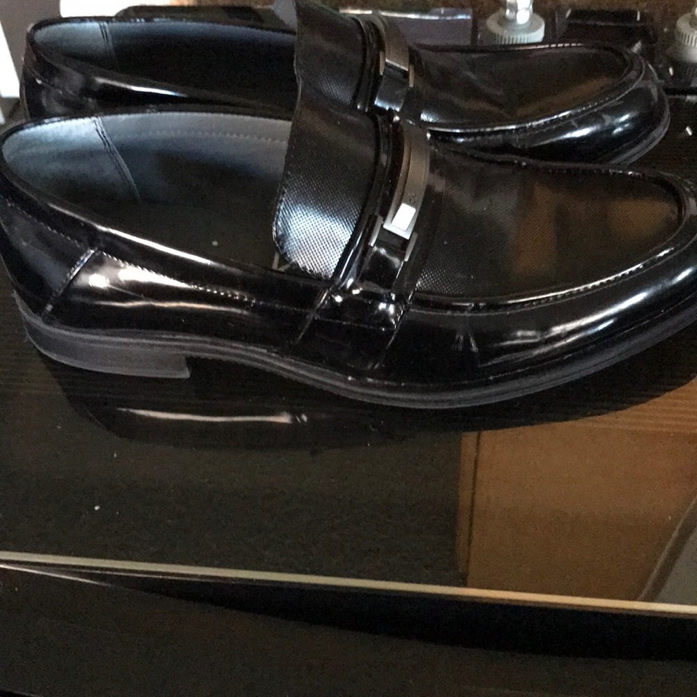 Shoes - Picture 3 of 6
